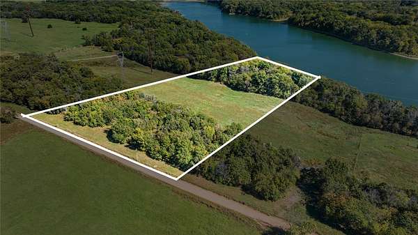 5 Acres of Residential Land for Sale in Gentry, Arkansas