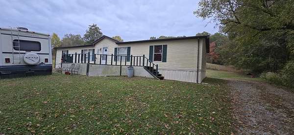 1.88 Acres of Residential Land with Home for Sale in Lynnville, Tennessee