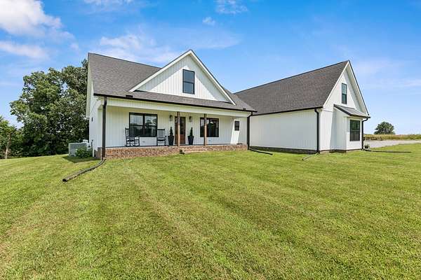 8 Acres of Residential Land with Home for Sale in Westmoreland, Tennessee