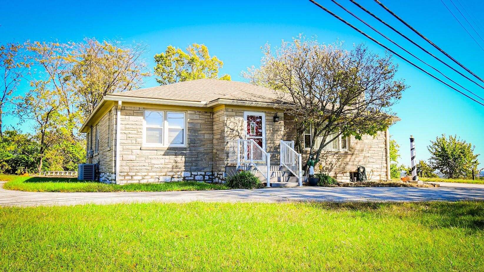 2.6 Acres of Residential Land with Home for Sale in Frankfort, Kentucky