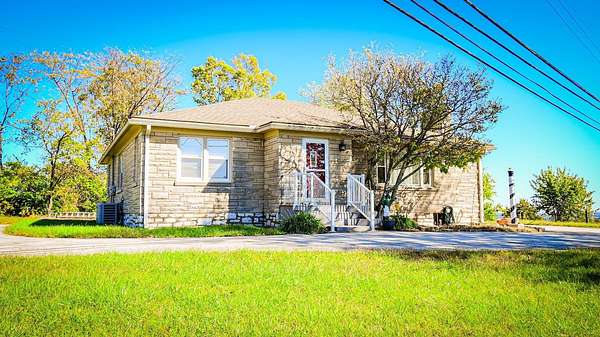 2.6 Acres of Residential Land with Home for Sale in Frankfort, Kentucky