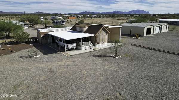 1 Acre of Residential Land with Home for Sale in Quartzsite, Arizona