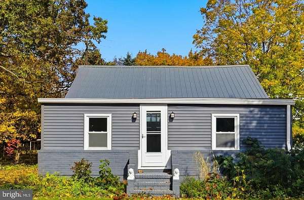 9.79 Acres of Residential Land with Home for Sale in Salem, New Jersey