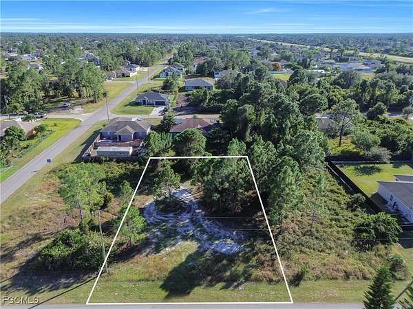 0.25 Acres of Land for Sale in Lehigh Acres, Florida
