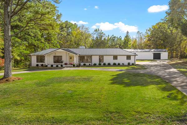 4.3 Acres of Residential Land with Home for Sale in Clarksville, Tennessee