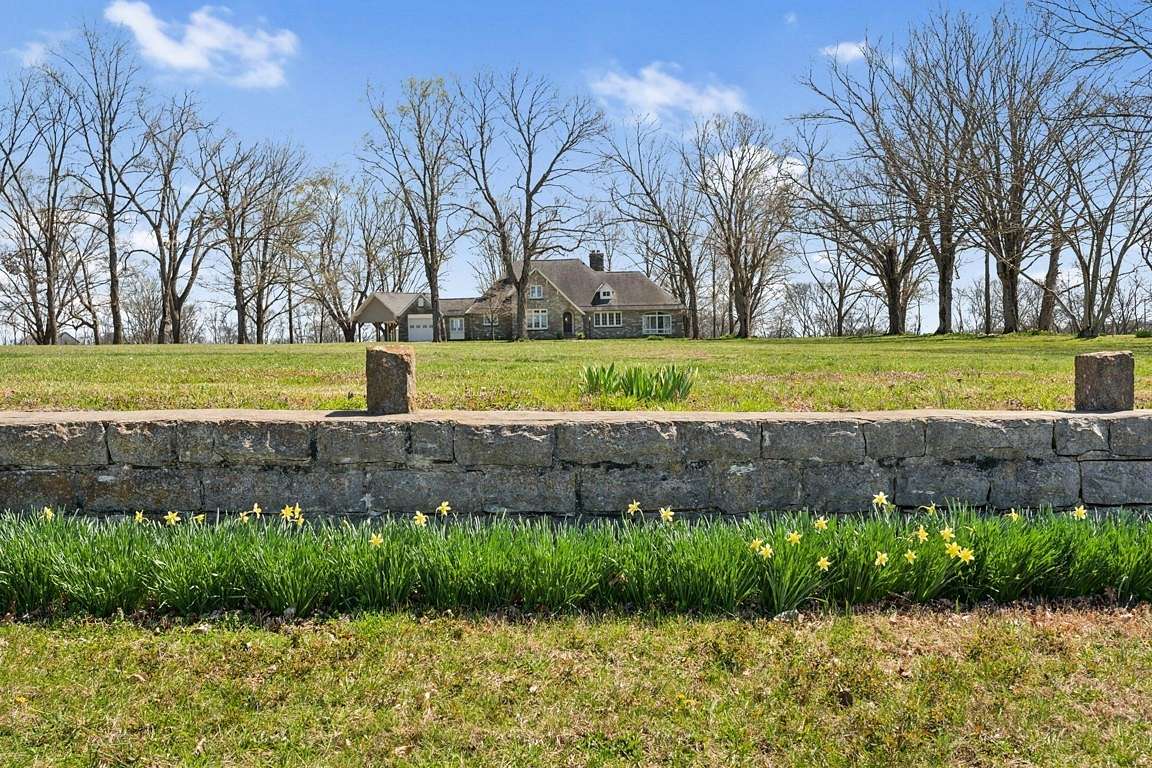 11 Acres of Land with Home for Sale in Gallatin, Tennessee