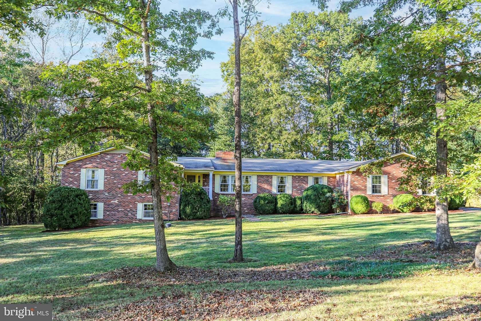 5.39 Acres of Residential Land with Home for Sale in Culpeper, Virginia