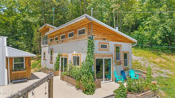 18 Acres of Land with Home for Sale in Luttrell, Tennessee