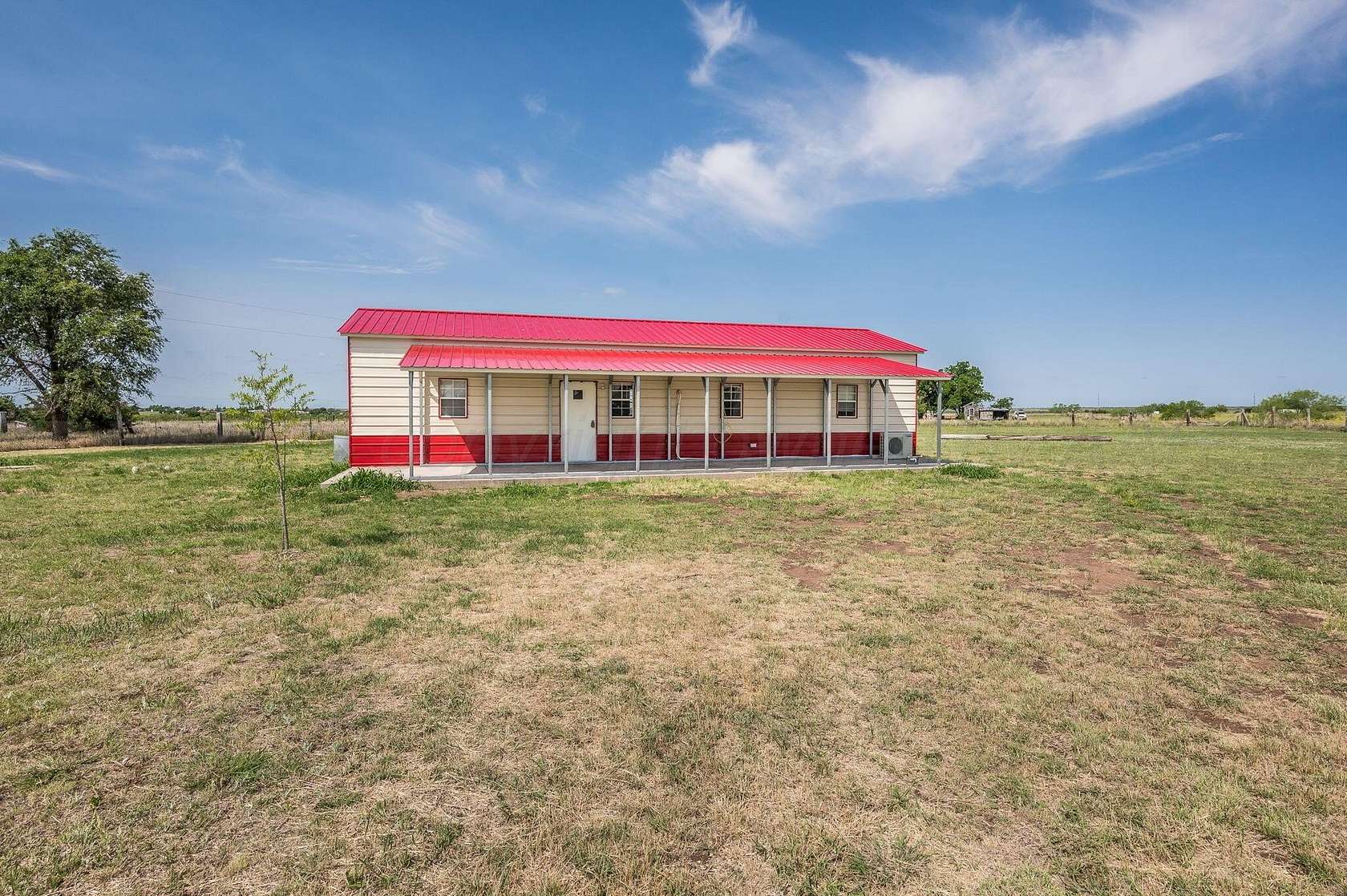 1.88 Acres of Residential Land with Home for Sale in Howardwick, Texas