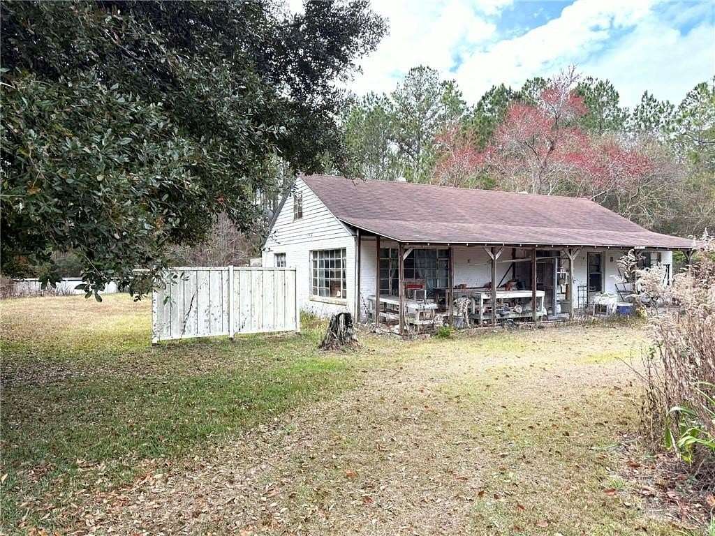 6 Acres of Improved Mixed-Use Land for Sale in Waycross, Georgia