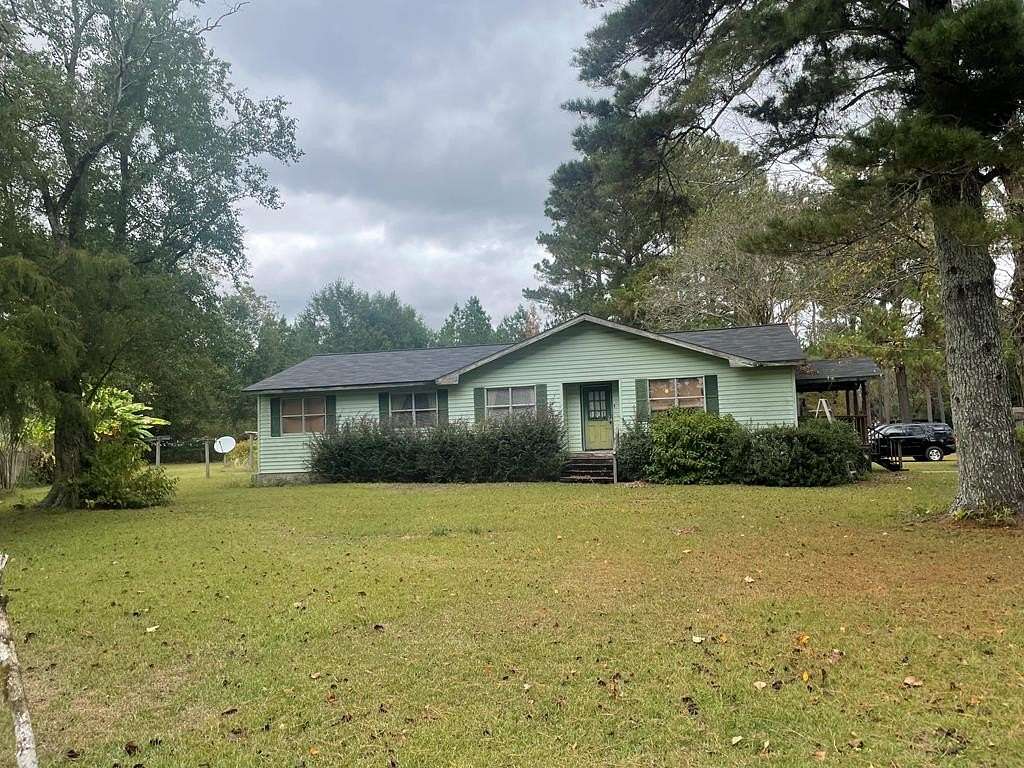 1.5 Acres of Residential Land with Home for Sale in Bainbridge, Georgia