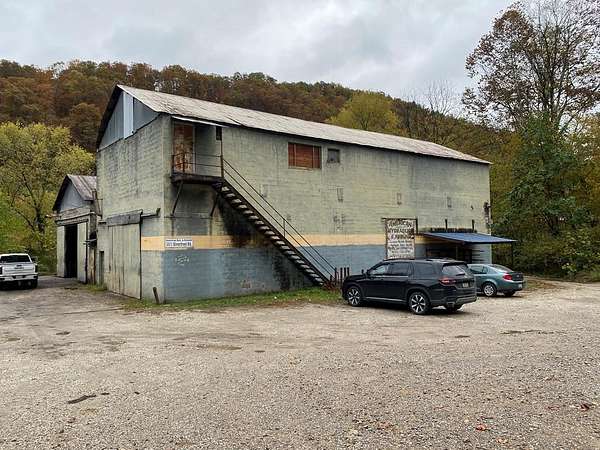 1.64 Acres of Commercial Land for Sale in Lovely, Kentucky