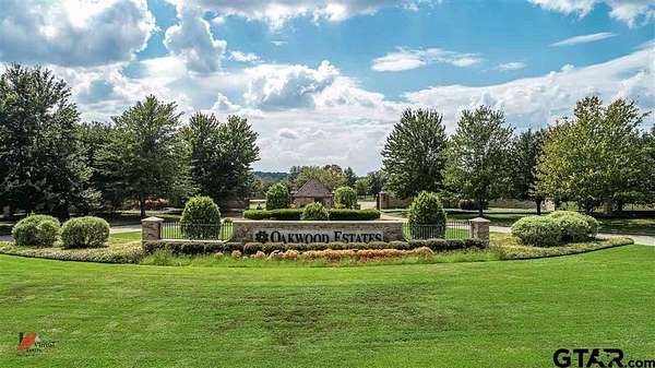 0.99 Acres of Residential Land for Sale in Marshall, Texas