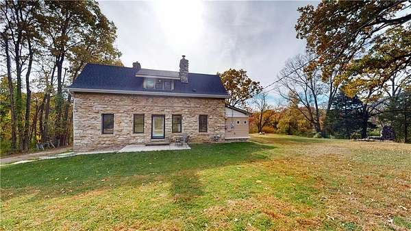 2.5 Acres of Residential Land with Home for Sale in Kansas City, Missouri