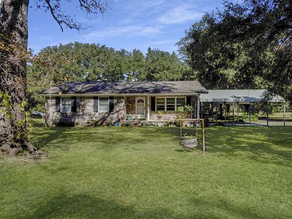 2.5 Acres of Residential Land with Home for Sale in Ravenel, South Carolina