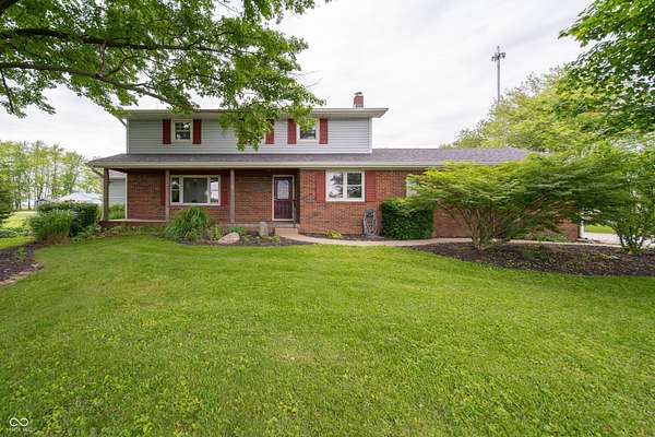 1.1 Acres of Land with Home for Sale in Thorntown, Indiana