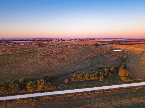 8 Acres of Land for Sale in Crawford, Texas