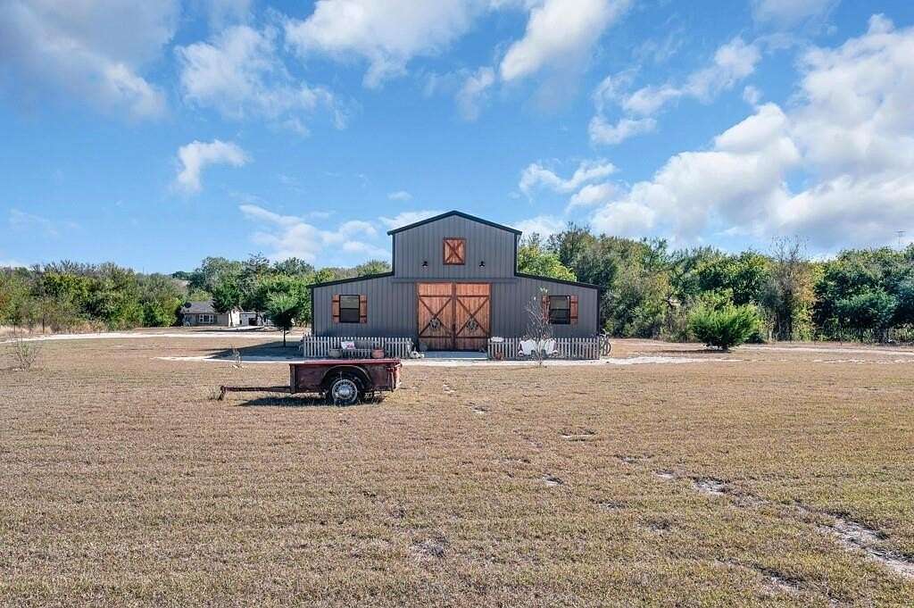 2 Acres of Residential Land with Home for Sale in Moody, Texas