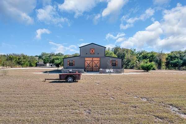 2 Acres of Residential Land with Home for Sale in Moody, Texas