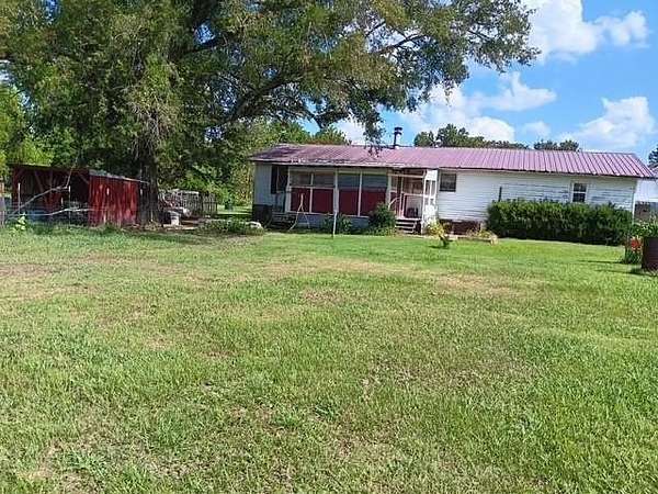 1.81 Acres of Residential Land with Home for Sale in Clarksville, Texas