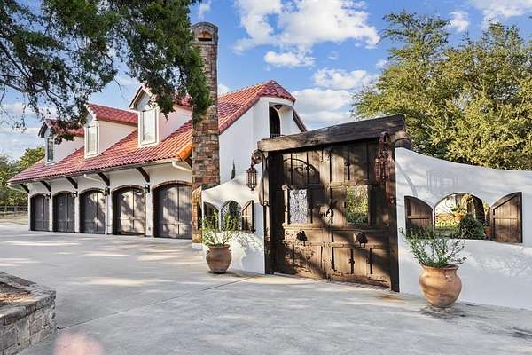 9.62 Acres of Residential Land with Home for Sale in Southlake, Texas