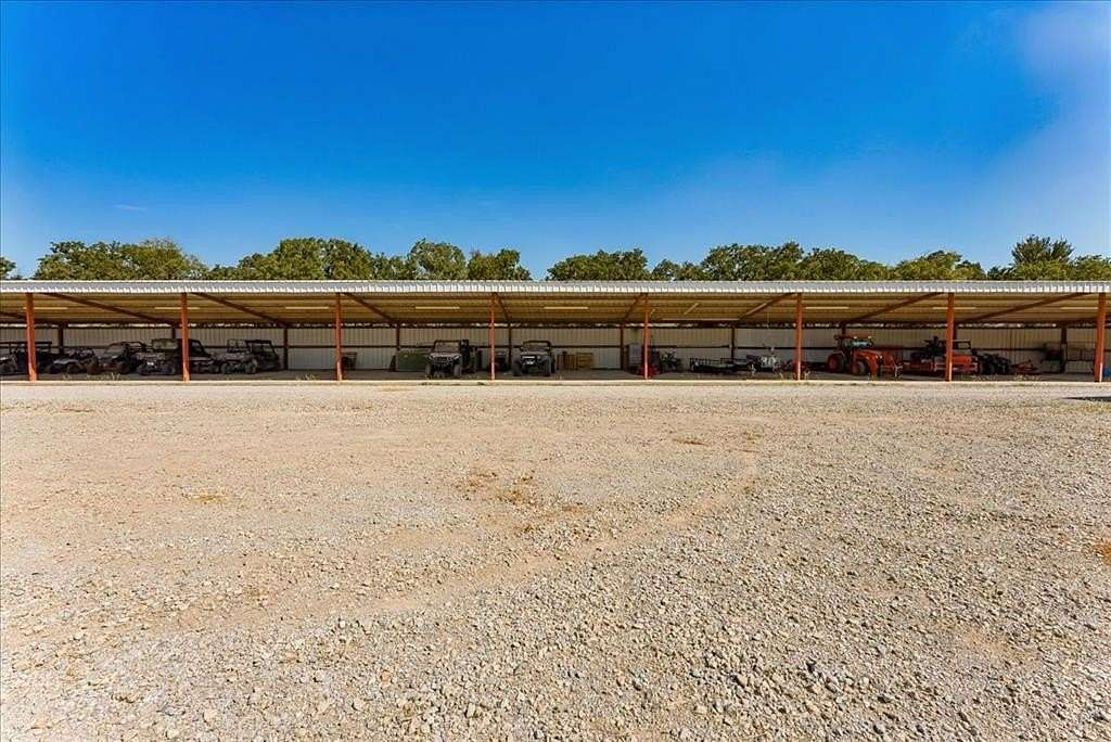 10 Acres of Residential Land for Sale in Mingus, Texas