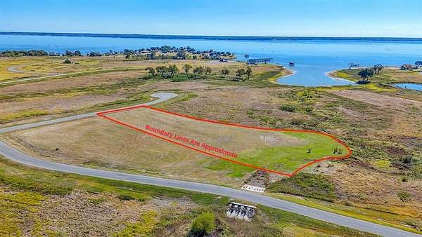 1.32 Acres of Residential Land for Sale in Corsicana, Texas