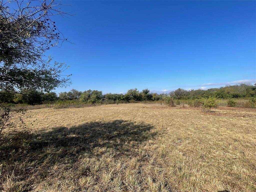 2.55 Acres of Residential Land for Sale in Hillsboro, Texas