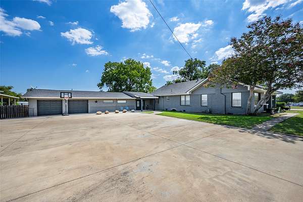 5 Acres of Improved Mixed-Use Land for Sale in Haltom City, Texas