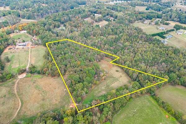 16 Acres of Recreational Land & Farm for Sale in Cumming, Georgia