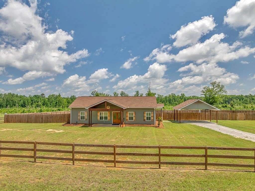 23.8 Acres of Land with Home for Sale in Dublin, Georgia
