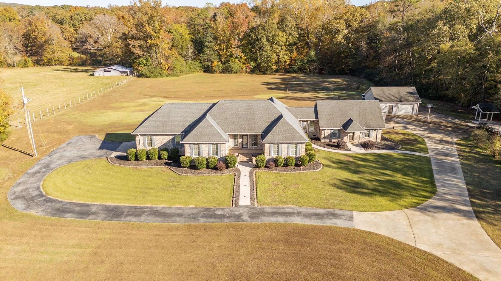 10.2 Acres of Land with Home for Sale in Savannah, Tennessee