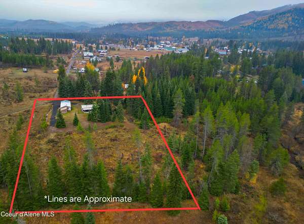 3 Acres of Residential Land with Home for Sale in Fernwood, Idaho