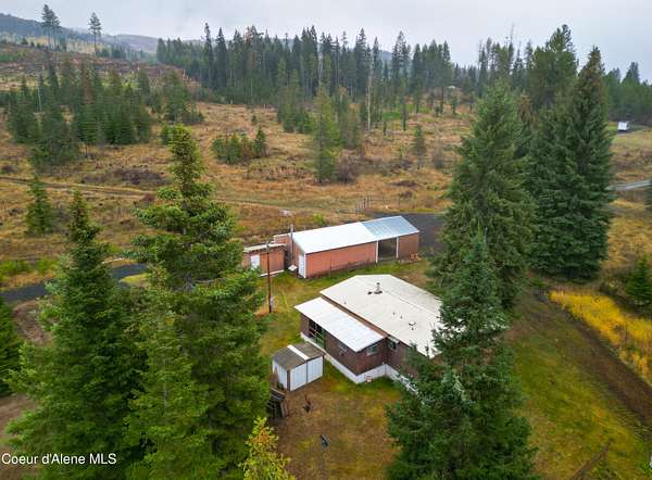 3 Acres of Residential Land with Home for Sale in Fernwood, Idaho