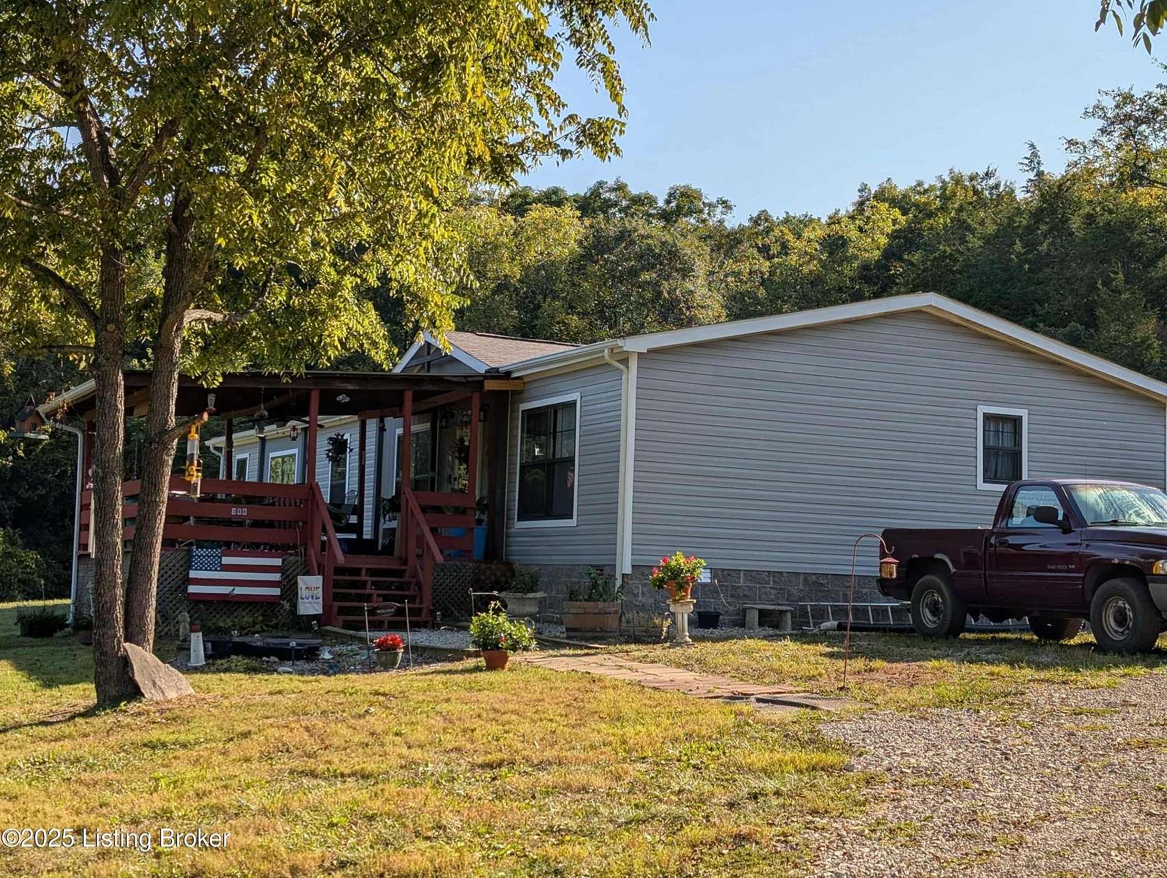 28 Acres of Land with Home for Sale in Cave City, Kentucky