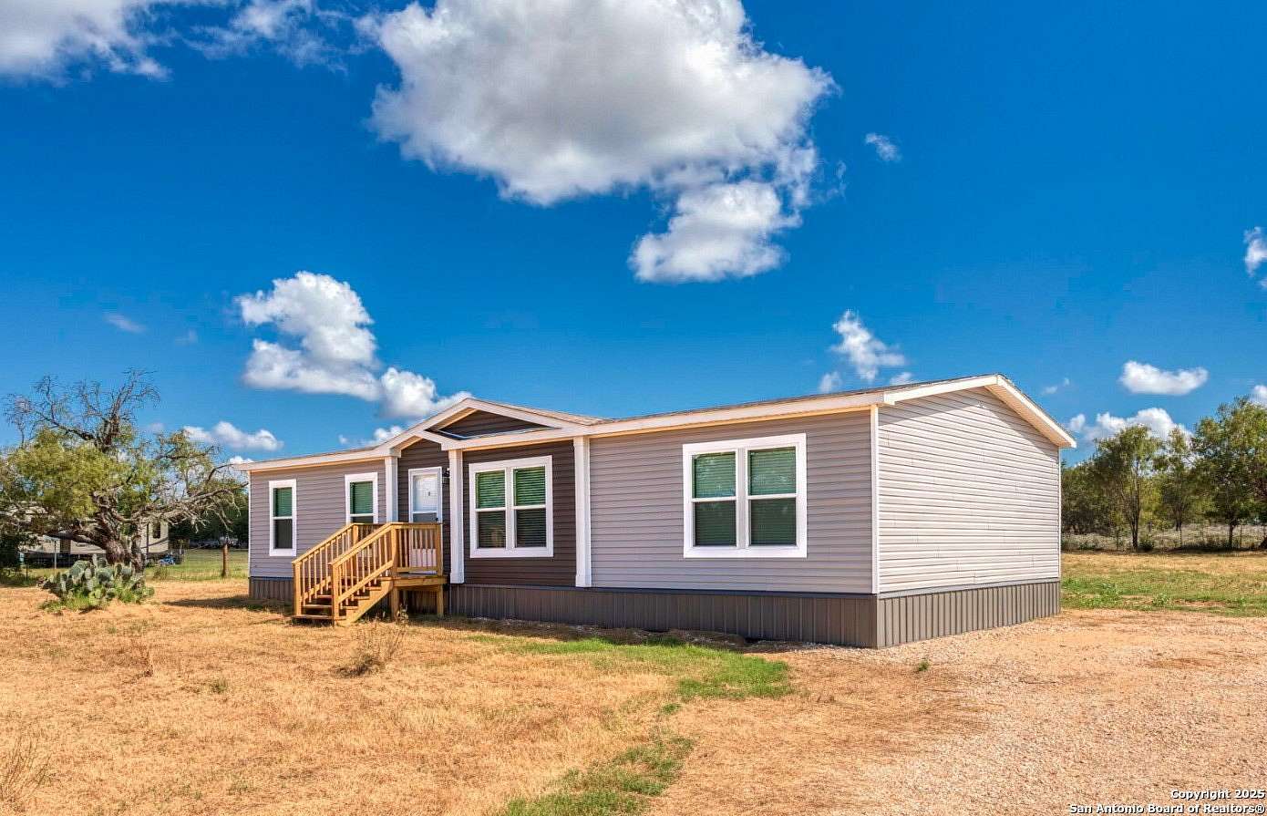 1.69 Acres of Residential Land with Home for Sale in Jasper, Texas