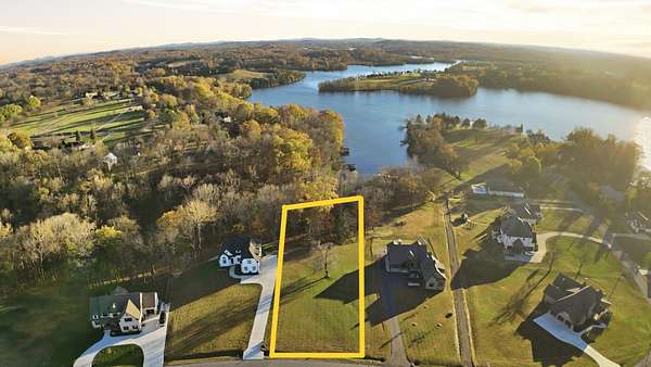 1.39 Acres of Residential Land for Sale in Castalian Springs, Tennessee