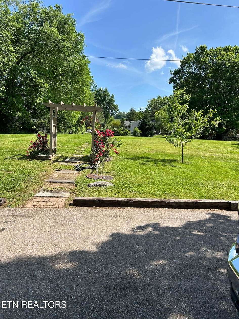 0.43 Acres of Land for Sale in Knoxville, Tennessee