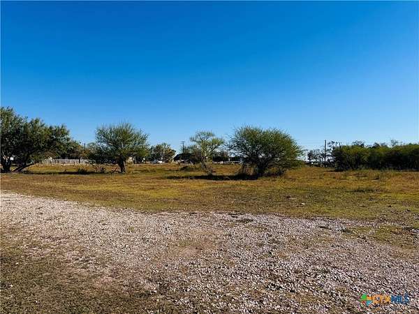 8 Acres of Residential Land for Sale in Victoria, Texas