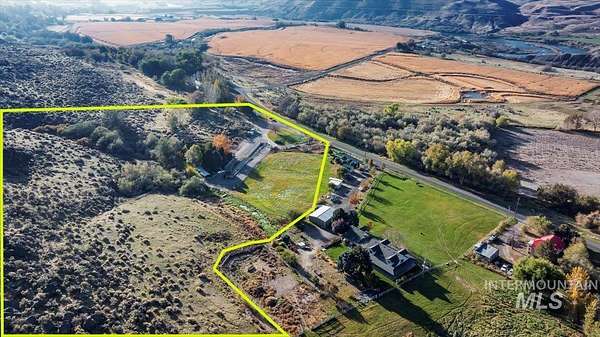 11.5 Acres of Land with Home for Sale in Bliss, Idaho