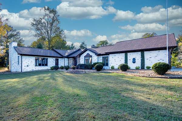 5.79 Acres of Residential Land with Home for Sale in Ringgold, Georgia