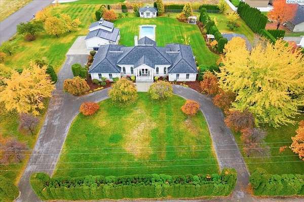 2.43 Acres of Residential Land with Home for Sale in Pasco, Washington