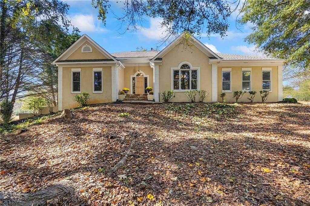 11 Acres of Land with Home for Sale in Gillsville, Georgia