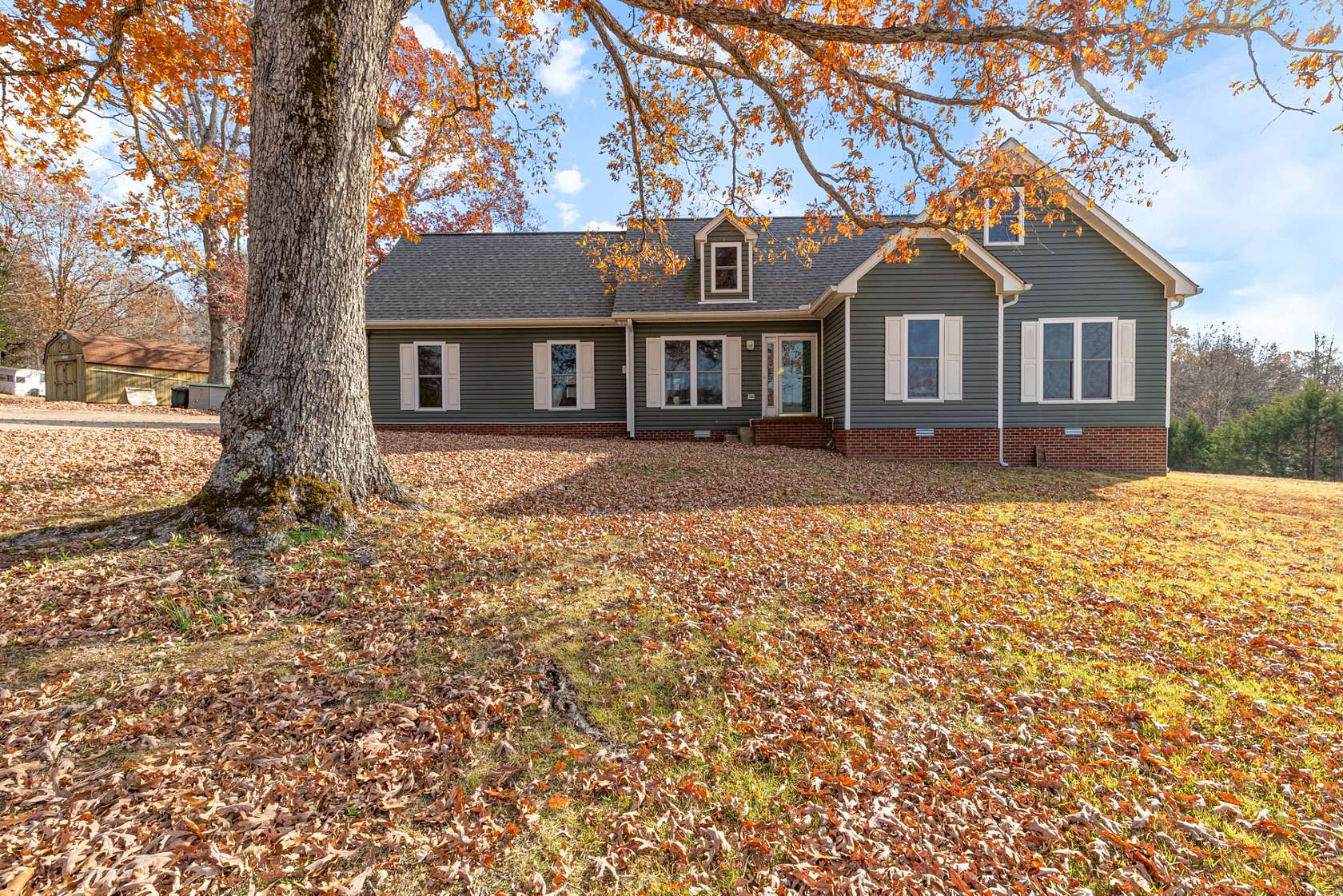 2.17 Acres of Residential Land with Home for Sale in Charlotte, Tennessee