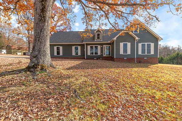 2.17 Acres of Residential Land with Home for Sale in Charlotte, Tennessee