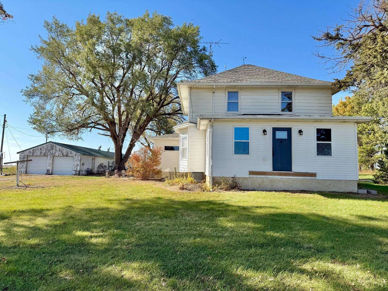 2.16 Acres of Residential Land with Home for Sale in Lenox, Iowa