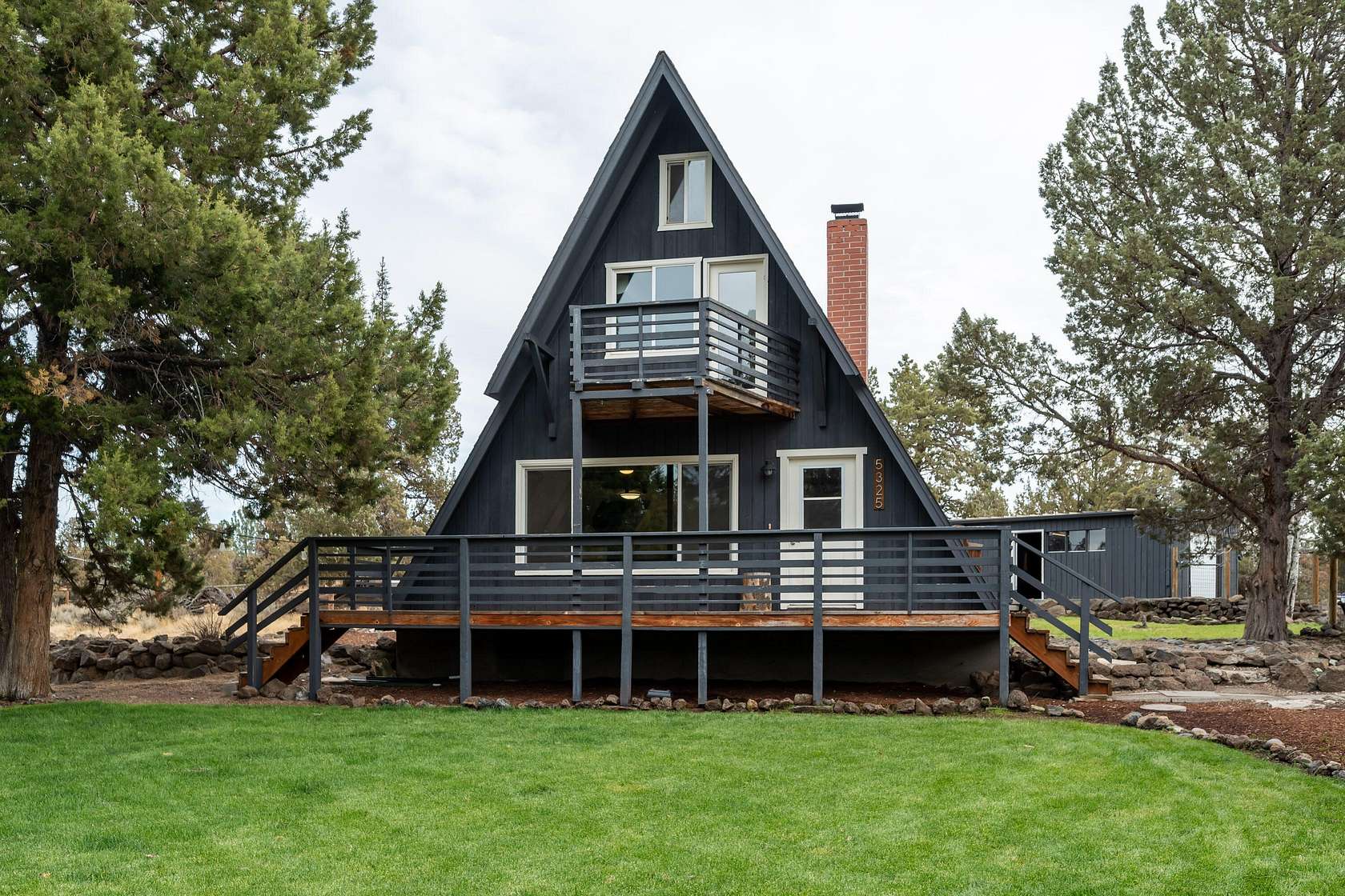 2.27 Acres of Residential Land with Home for Sale in Redmond, Oregon