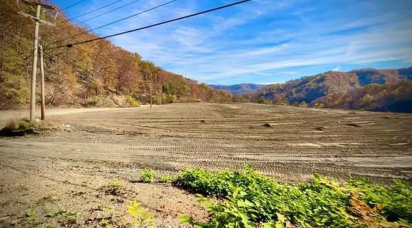 9.56 Acres of Residential Land for Sale in Huddy, Kentucky