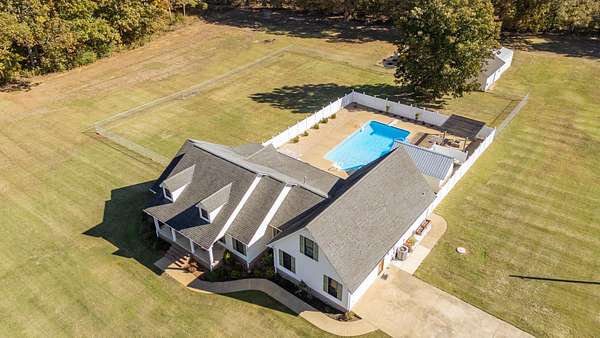 2.6 Acres of Residential Land with Home for Sale in Savannah, Tennessee