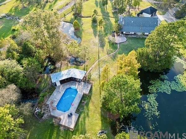 4.67 Acres of Residential Land with Home for Sale in Livingston, Louisiana